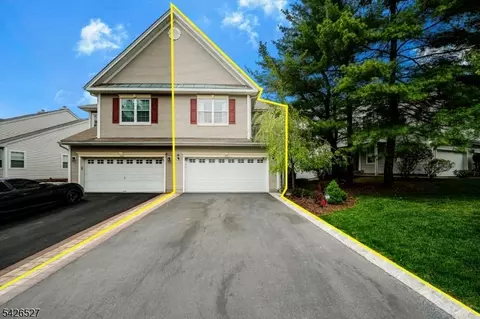 110 Warbler Dr, Wayne, NJ 07470 photo 2