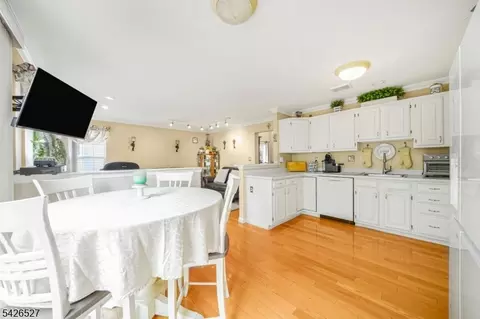110 Warbler Dr, Wayne, NJ 07470 photo 13