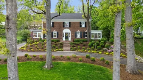 283 Wyoming Ave, Maplewood, NJ 07040