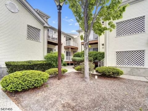 114 Potomac Dr #114, Basking Ridge, NJ 07920