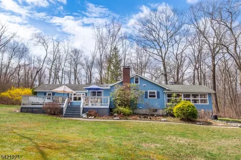 7 Stempert Rd, Branchville, NJ 07826