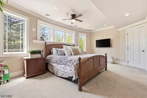 305 Blauvelt Ct, Paramus, NJ 07652 photo 30