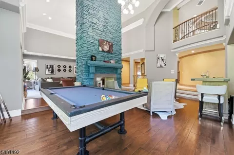 305 Blauvelt Ct, Paramus, NJ 07652 photo 23