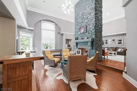305 Blauvelt Ct, Paramus, NJ 07652 photo 41