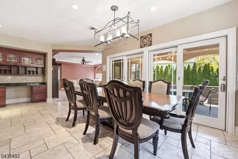 305 Blauvelt Ct, Paramus, NJ 07652 photo 22