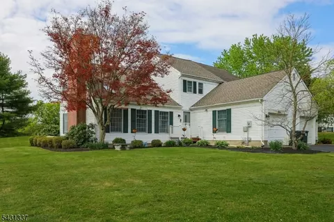 10 Plymouth Ct, Basking Ridge, NJ 07920