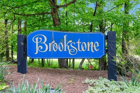 42 Brookstone Cir #42, Morris Plains, NJ 07950