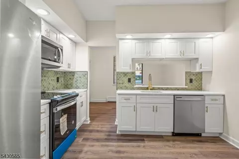 19 Foxwood Dr # A, Morris Plains, NJ 07950