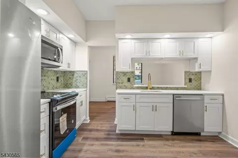 19 Foxwood Dr # A, Morris Plains, NJ 07950