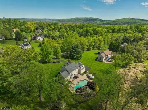 31 Copper Penny Rd, Flemington, NJ 08822