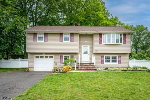 200 Ritter Ave, South Plainfield, NJ 07080