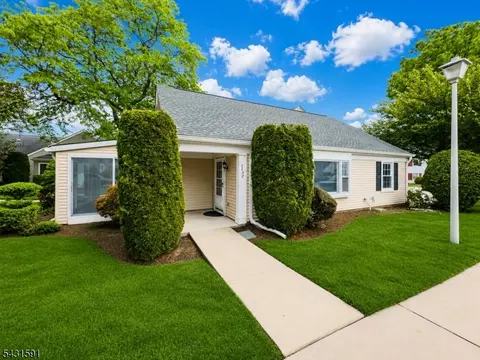 243 Mayflower Way # C, Monroe Township, NJ 08831