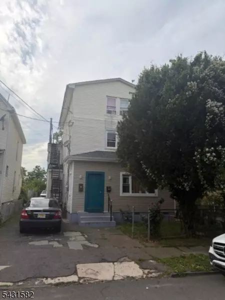522 Walnut St, Elizabeth, NJ 07201