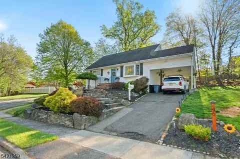 46 Pershing Pl, Woodland Park, NJ 07424