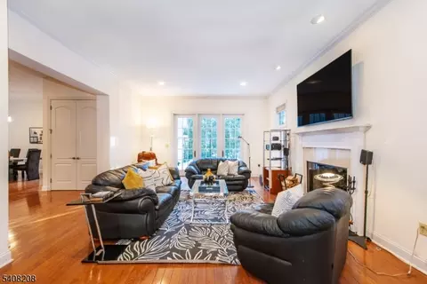 3 Christopher Ct, Montclair, NJ 07042 photo 8