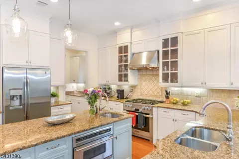 3 Christopher Ct, Montclair, NJ 07042 photo 14