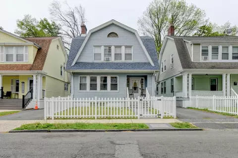 147 4th Ave, East Orange, NJ 07017