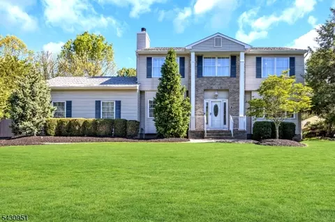16 Hughey Ln, Hillsborough, NJ 08844