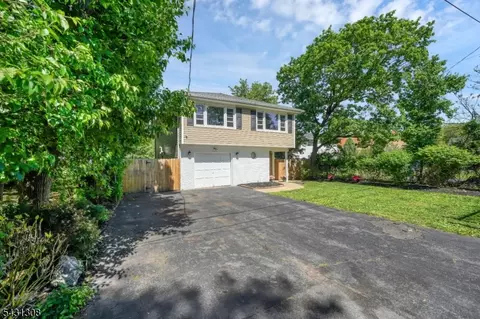5 Davis Ave, Somerset, NJ 08873