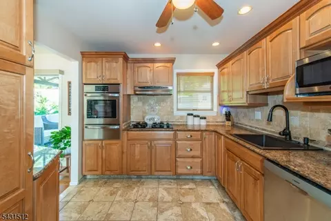 540 Herrick Dr, Dover, NJ 07801 photo 17