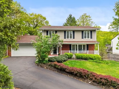 15 Lake Riconda Dr, Ringwood, NJ 07456