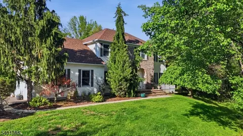 1116 Van Arsdale Dr, Branchburg, NJ 08853