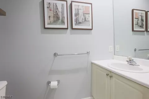 8409 Brittany Dr, Wayne, NJ 07470 photo 9