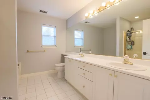 8409 Brittany Dr, Wayne, NJ 07470 photo 31