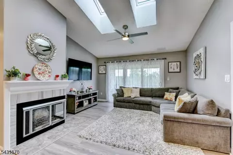 121 Woodward Ln, Basking Ridge, NJ 07920