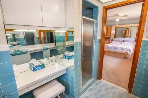 Bath - 779 Berdan Ave, Wayne, NJ 07470 photo 3 of 5