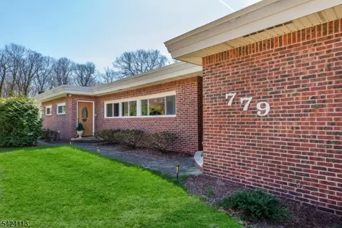 Exterior - 779 Berdan Ave, Wayne, NJ 07470 photo 1 of 7