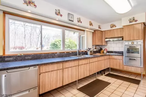 Kitchen - 779 Berdan Ave, Wayne, NJ 07470 photo 3 of 5