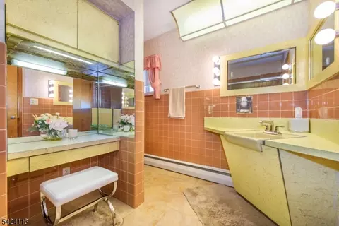 Bath - 779 Berdan Ave, Wayne, NJ 07470 photo 5 of 5