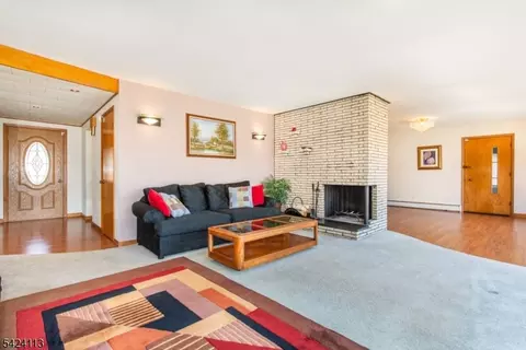 Living - 779 Berdan Ave, Wayne, NJ 07470 photo 2 of 5
