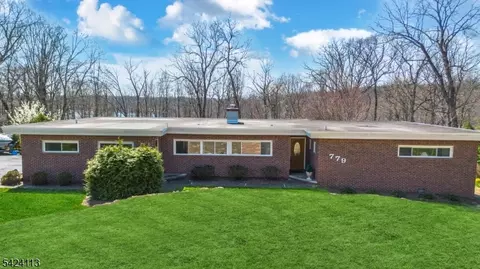 779 Berdan Ave, Wayne, NJ 07470