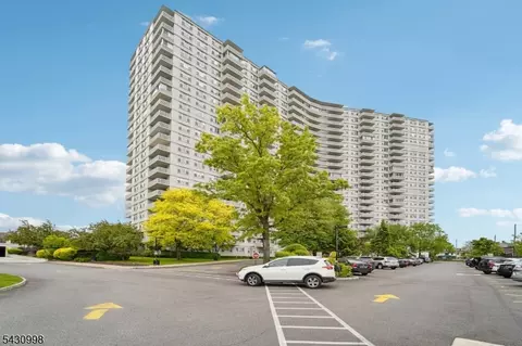 2000 Linwood Ave #4P, Fort Lee, NJ 07024