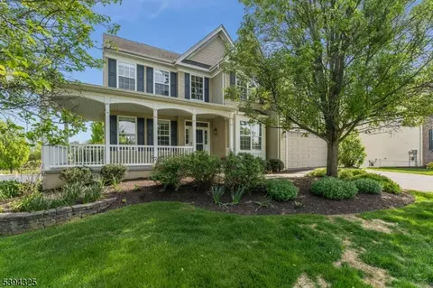 23 Crestview Dr, Clinton, NJ 08809