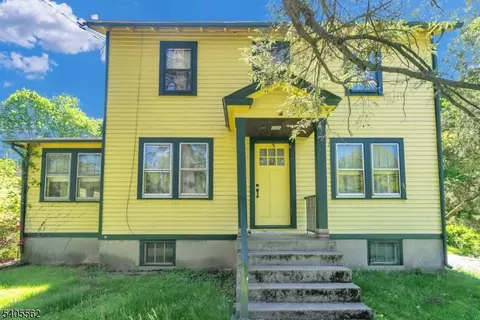 37 White Hall Rd, Towaco, NJ 07082