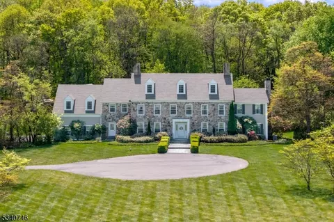 13 Glennon Farm Ln, Lebanon, NJ 08833