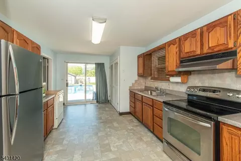 47 Burnside Pl, Haskell, NJ 07420 photo 13