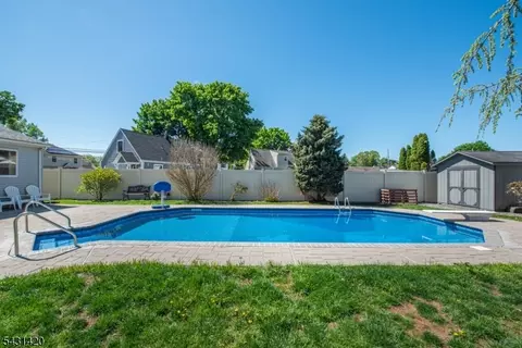 47 Burnside Pl, Haskell, NJ 07420 photo 4