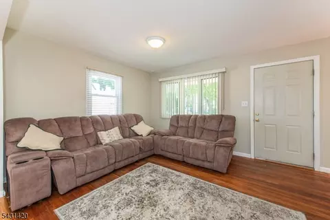 47 Burnside Pl, Haskell, NJ 07420 photo 8