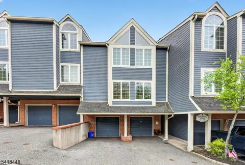 224 Cambridge Dr, Ramsey, NJ 07446