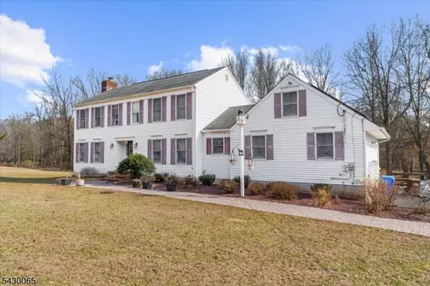 27 Cratetown Rd, Lebanon, NJ 08833