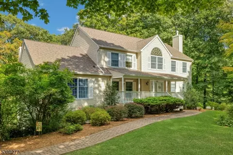 30 Hidden Glen Dr, Sparta, NJ 07871