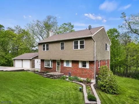 421 Glen Ridge Rd, Highland Lakes, NJ 07422