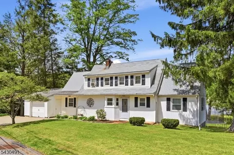 32 Telemark Rd, Rockaway, NJ 07866
