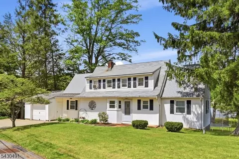 32 Telemark Rd, Rockaway, NJ 07866