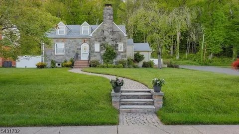 2395 Lake Park Ter, Scotch Plains, NJ 07076