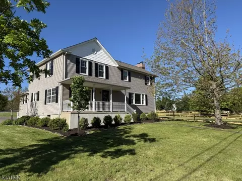 18 Kline Blvd, Whitehouse Station, NJ 08889